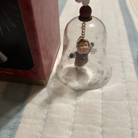 Vintage Hallmark Keepsake  Ornament 1997 Swinging in the Snow - Picture 2 of 7